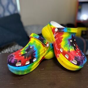 Crocs Bae Iconic Tie Dye Women’s  Platform Shoes Size 9 Bright Clogs.